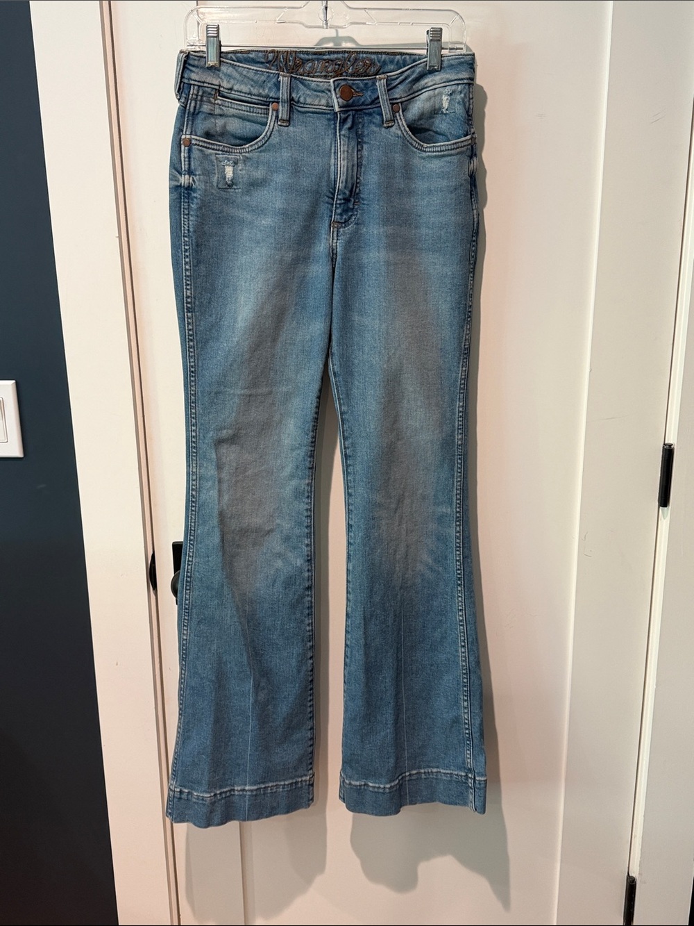 Wrangler 27x34 Women’s Light Wash Flared Jeans - Light Blue